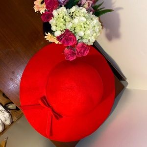 Oh Classy Day Hat in Scarlet